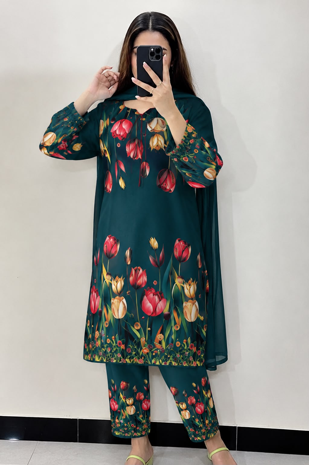 Zeen Lime Green Floral Lawn 3 Piece Suit – Printed 3PC
