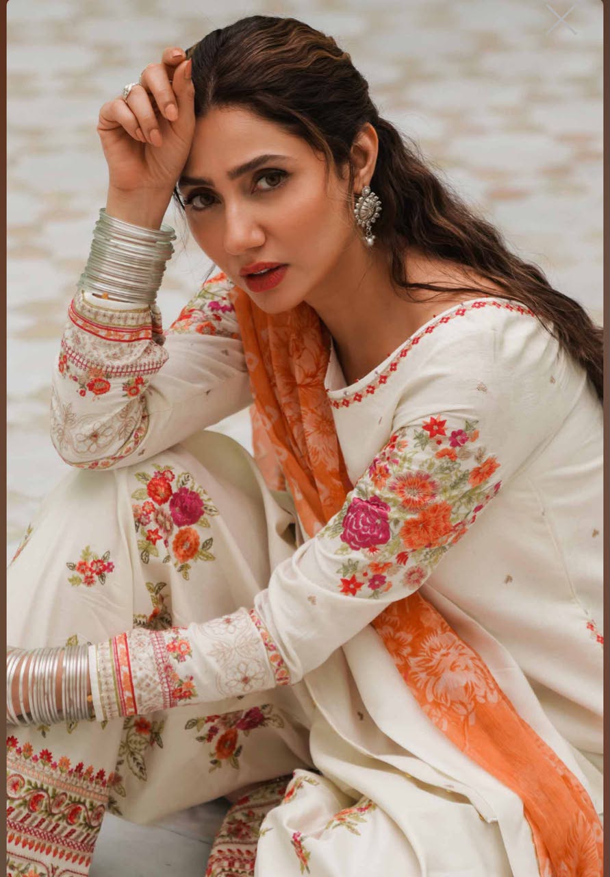Zara Shah Jahan Winter Suit 4124 – Heavy Sequence Embroidered Dhanak 3 Piece